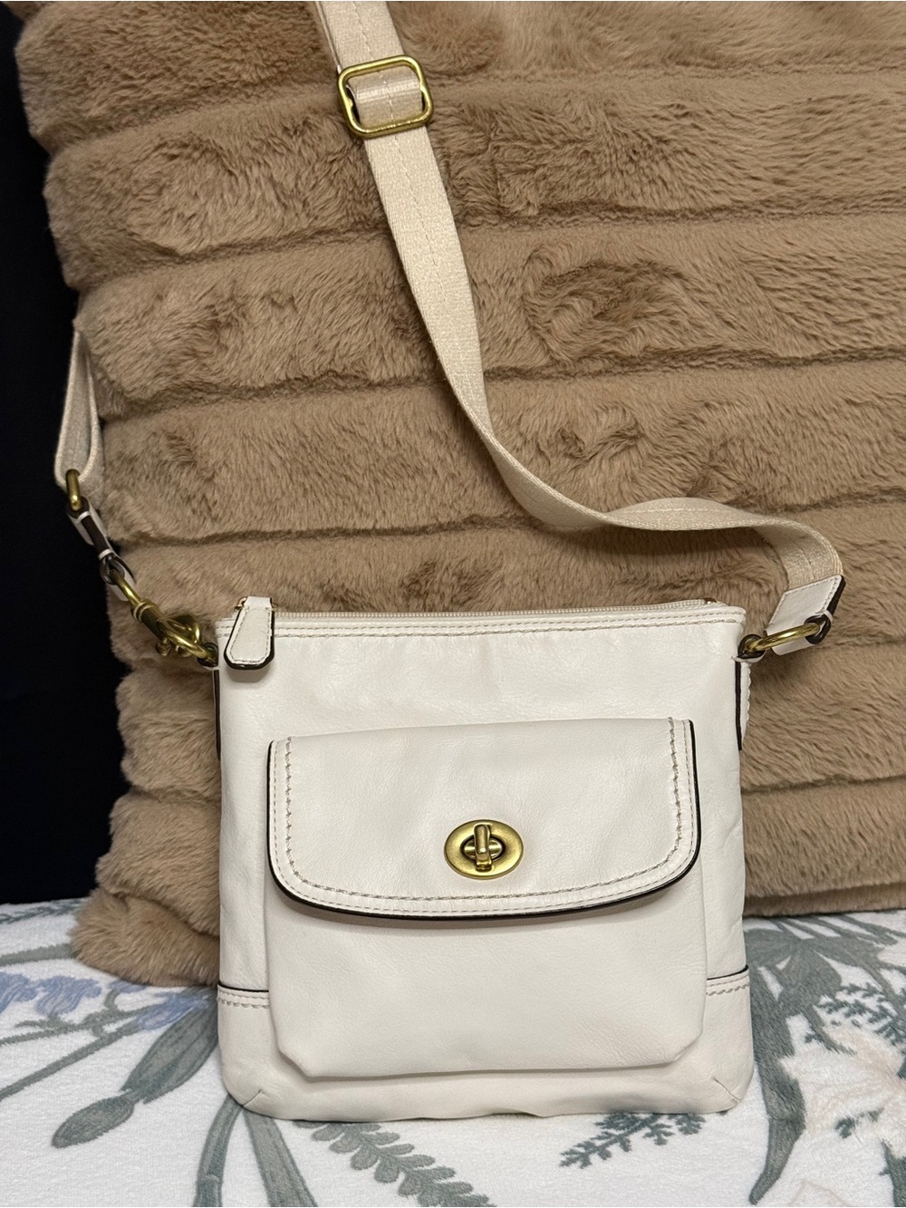 Coach White Leather Turnlock Front Pocket Swingpack Crossbody Y2K Vintage Era